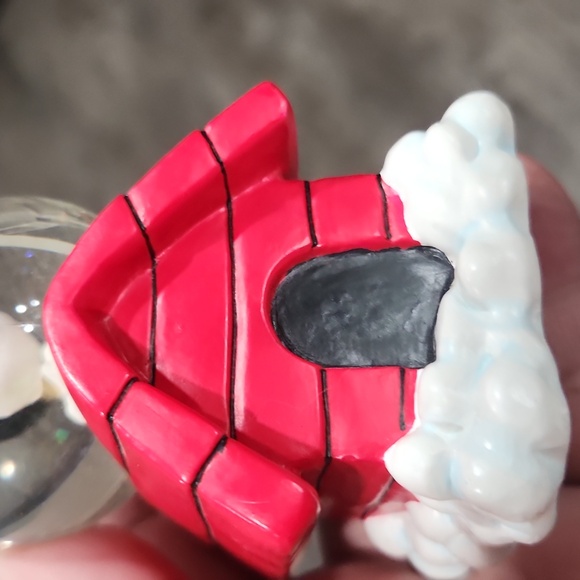 Snoopy Mini Snow Globe - Picture 3 of 5